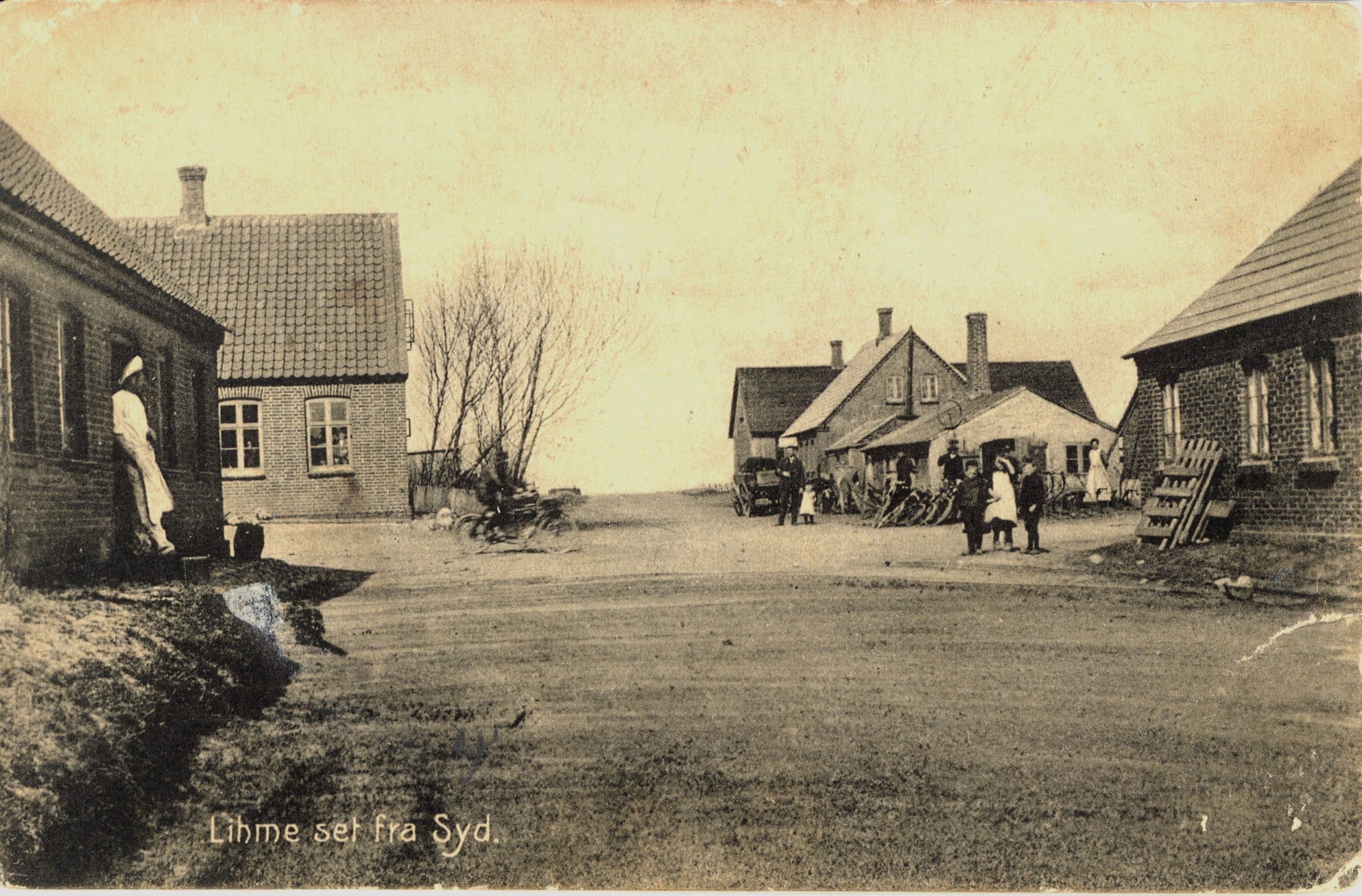 The intersection in Lihme seen from the east.